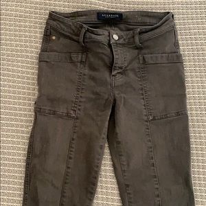 Barely worn Liverpool jeans company ankle cargo